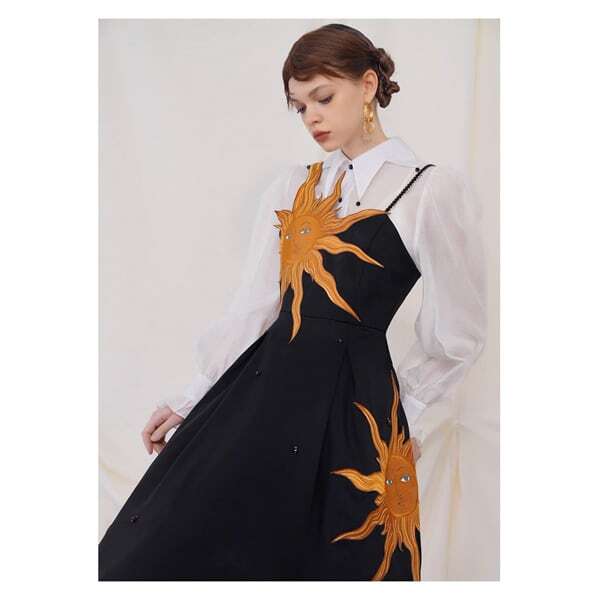 【2color】太陽刺繍サスペンダーワンピース C0080