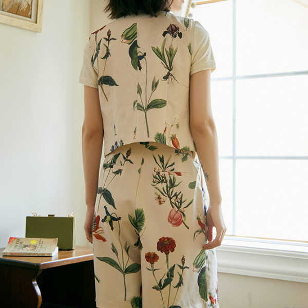 フラワープリントショートベストジャケット AU-242