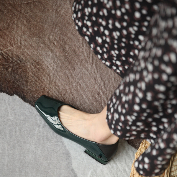 【2color】パテントレザーチェーンローヒールパンプス X-370