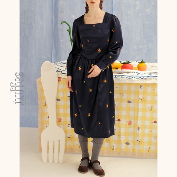 スクエアネック小花柄ワンピース Z00580