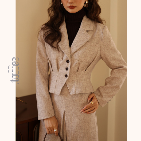 ショートテーラードジャケット&ロングプリーツスカート セットアップ 《Z00773》