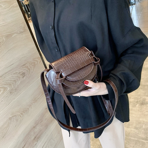 【4color】クロコ調エンボスプロセッシングショルダーバッグ AU-171