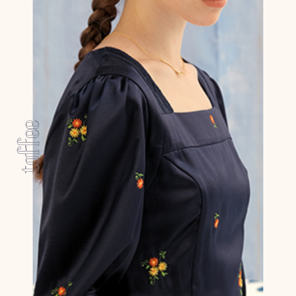 スクエアネック小花柄ワンピース Z00580