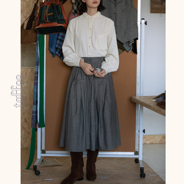 【2color】フリルネックコーデュロイブラウス 《Z00645》