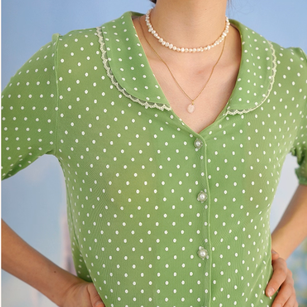 【2color】レトロ可愛いドット柄クロップドニット《Z01050》