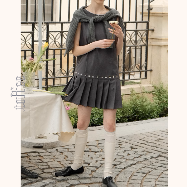 ノースリーブショートプリーツワンピース《Z00875》