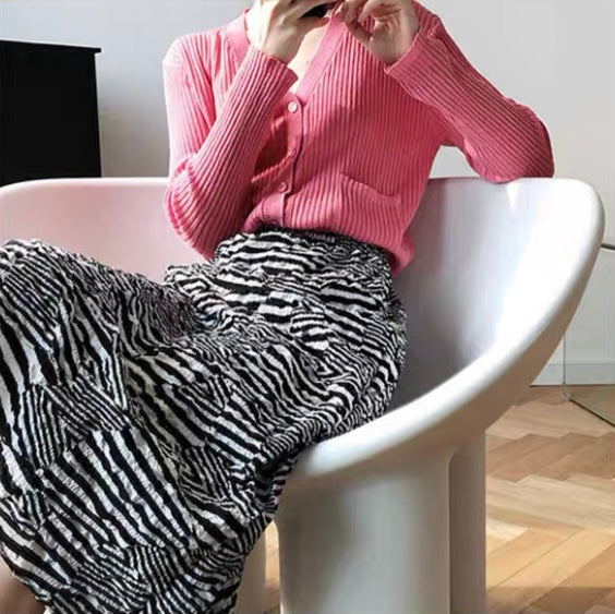 油絵のようなフラワー柄スカート