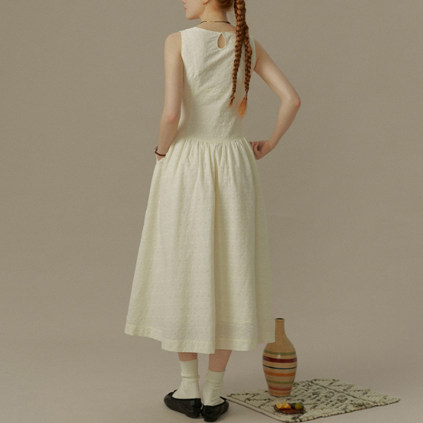 立体フラワー装飾ノースリーブワンピース《Z00828》