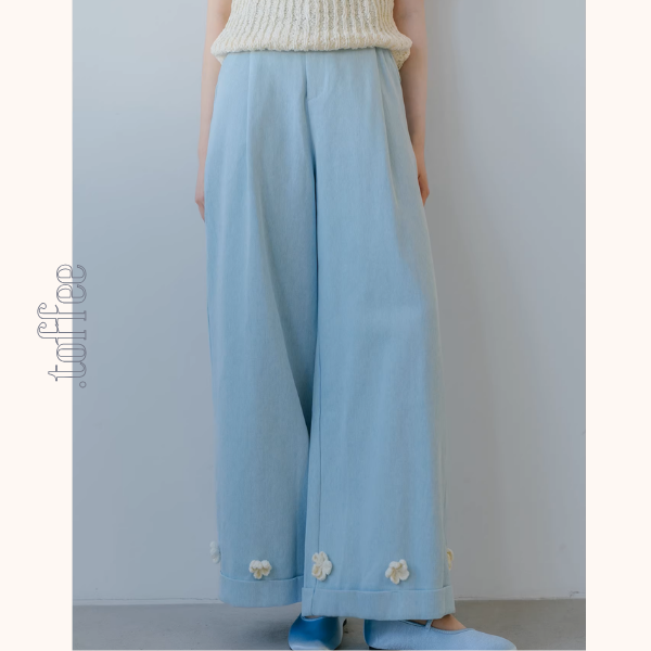 花咲く裾刺繍のブルーワイドパンツ《Z01071》