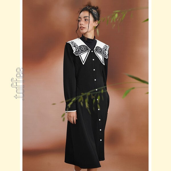 月明かりのバンビが佇む:オリエンタルと幻想が交差するプレッピーワンピース C0186