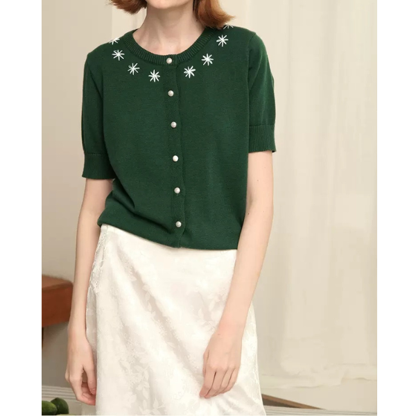 お花の刺繍入りラウンドネック半袖ニット Z00233