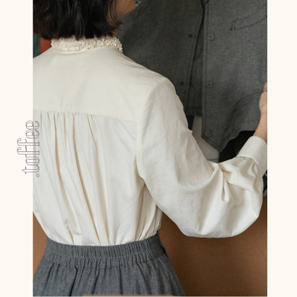 【2color】フリルネックコーデュロイブラウス 《Z00645》