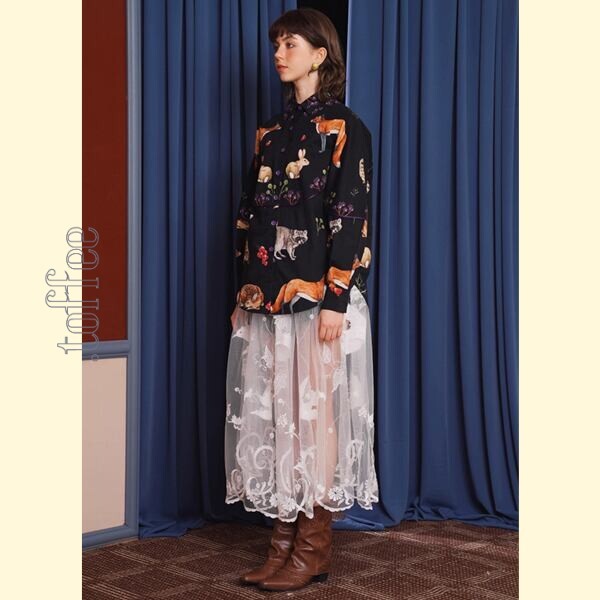 レトロアートが描く、夜の森のパーティーブラウス 《C0210》