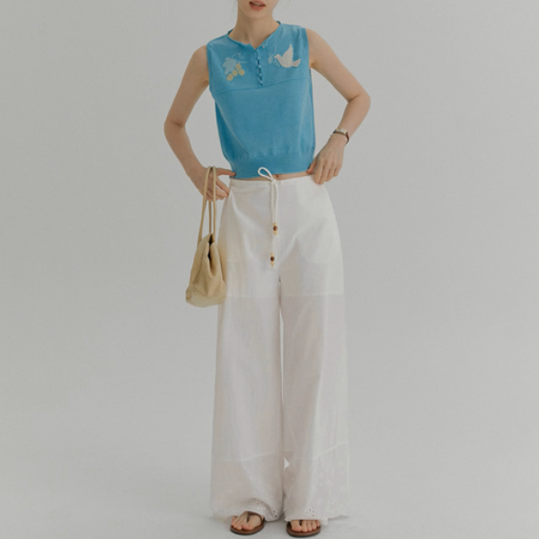 羽ばたく鳥と木の実のシアーニットベスト《Z01018》