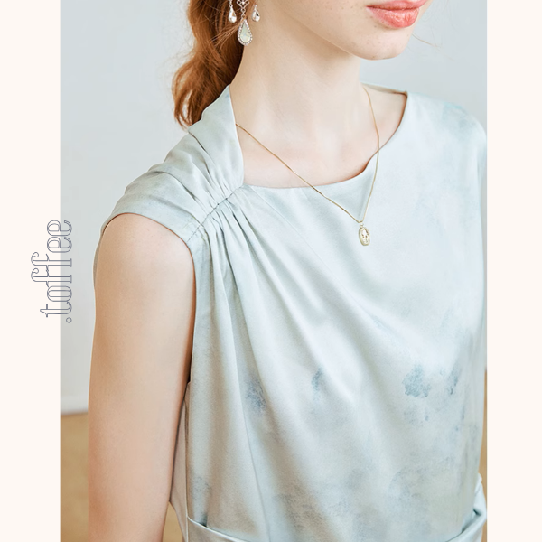 ミルクを飲む子犬プリントのノースリーブワンピース《Z00964》