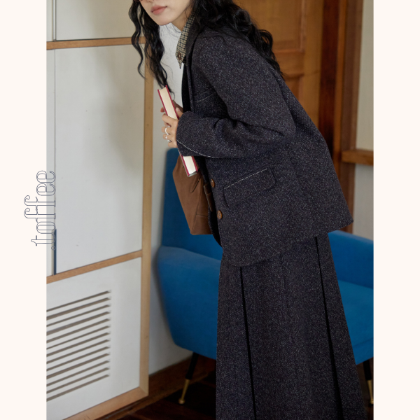 ミドル丈ジャケット&プリーツスカートのウールセットアップ Z00559