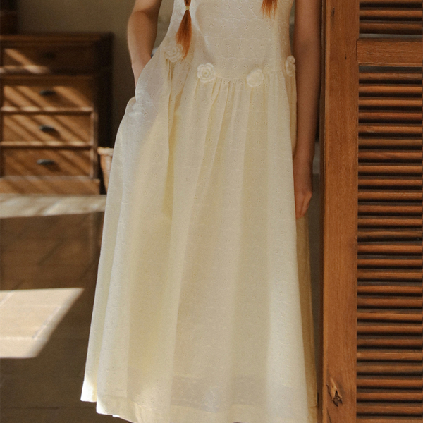 立体フラワー装飾ノースリーブワンピース《Z00828》