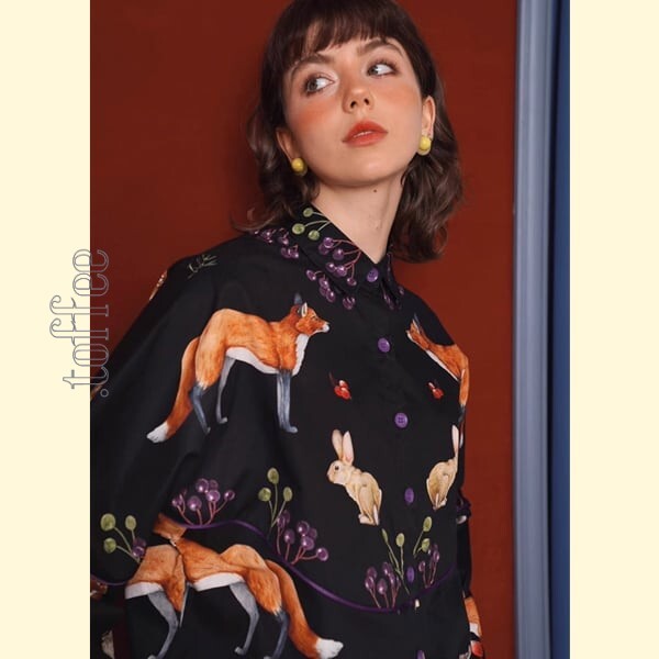 レトロアートが描く、夜の森のパーティーブラウス 《C0210》