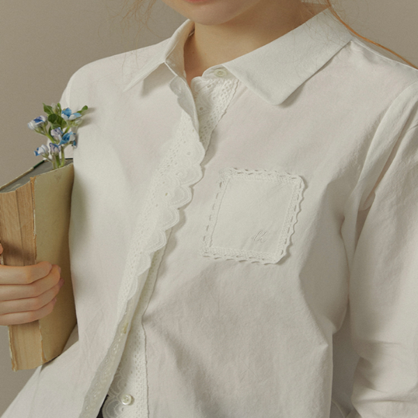 レース装飾ホワイトブラウス《Z00832》