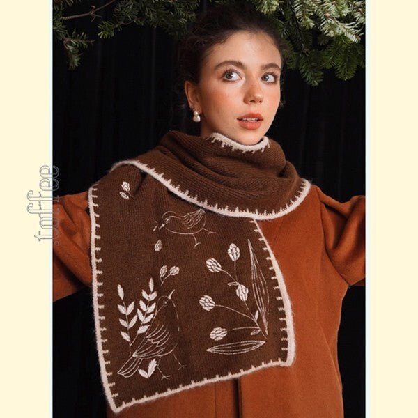 自然と夢が織りなす芸術的アクセサリー:鳥と植物刺繍のショール 《C0192》