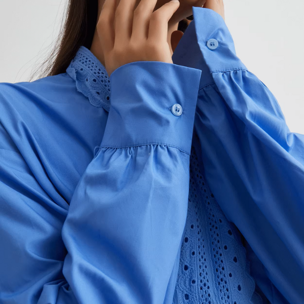 アイレット刺繍ボウタイブラウス&ブラックパンツセットアップ《Z00952》