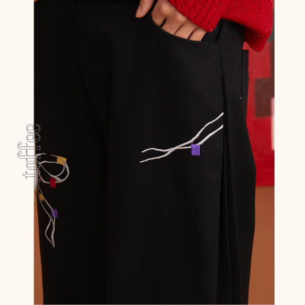 リボン刺繍ルーズストレートパンツ 《Z00700》