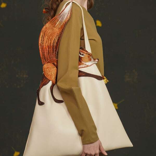 フォックス刺繍 ソフトレザートライアングルトートバッグ AU-472