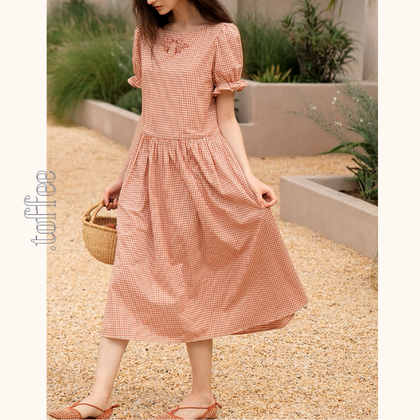 リボン刺繍のギンガムチェックワンピース《Z01054》