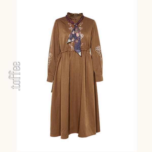 【2color】ローズ刺繍フリルネックワンピース 《Z00681》