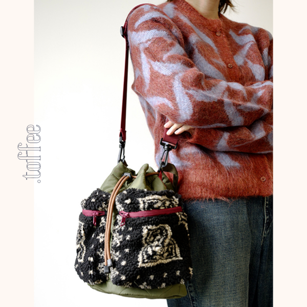 ドローストリング付きボアショルダーバッグ Z00606