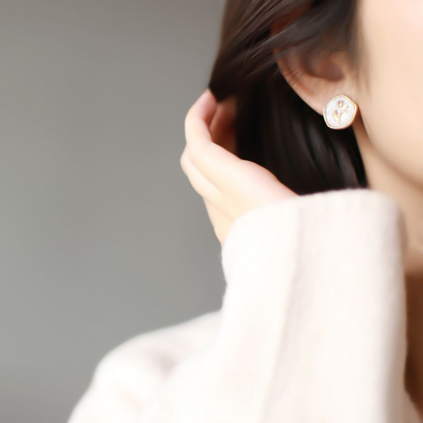 【2pattern】チューリップモチーフヘキサゴンイヤーアクセサリー 《Z00767》