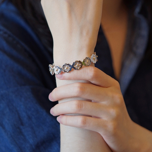 ミニフラワーデザインスリムバングル AU-146