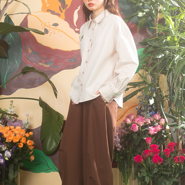 立体ストロベリー刺繍ガーリーシャツ 《Z00695》