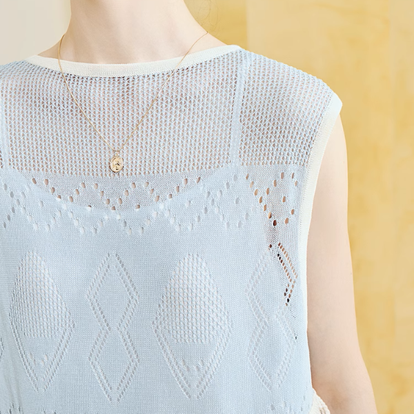 タッセル装飾ノースリーブトップ《Z00965》