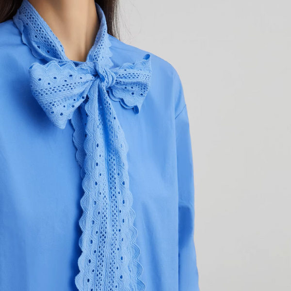 アイレット刺繍ボウタイブラウス&ブラックパンツセットアップ《Z00952》