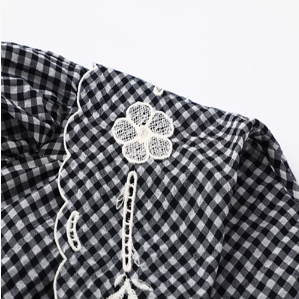 ギンガム刺繍ブラウス&ショートパンツセットアップ《Z01038》