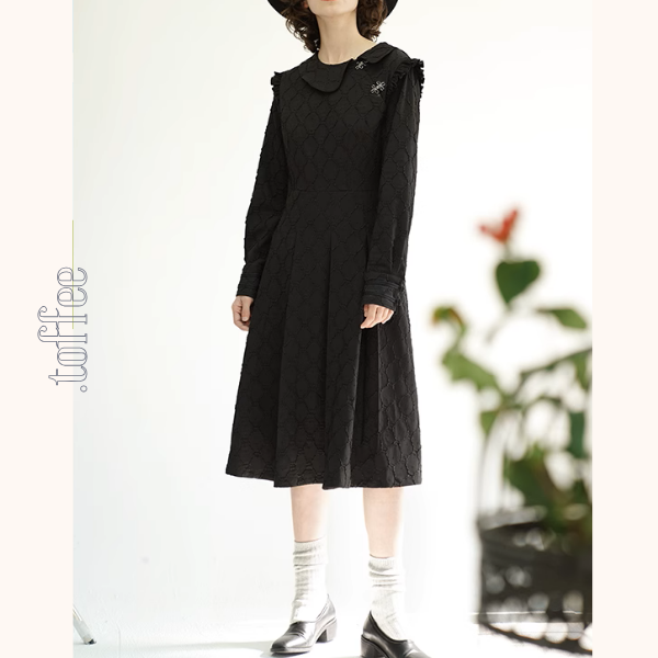 フリルディテールチャイナ風ブラックワンピース《Z00877》