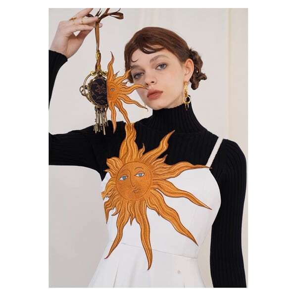 【2color】太陽刺繍サスペンダーワンピース C0080