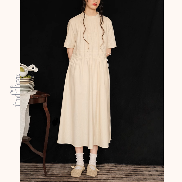 リボン刺繍とプリーツの上品ワンピース《Z01045》