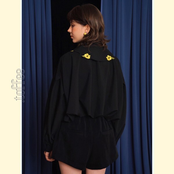 【2color】花の妖精：芸術的なお花刺繍のドールカラーブラウス 《C0191》