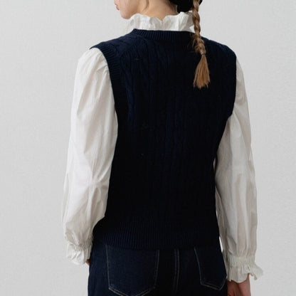 優雅な知性を纏うエレガントネイビー・ケーブルニット《Z01078》