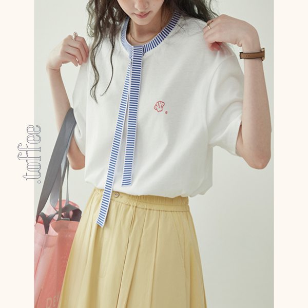 ブルーストライプタイ付きドロップショルダートップ　Z00462
