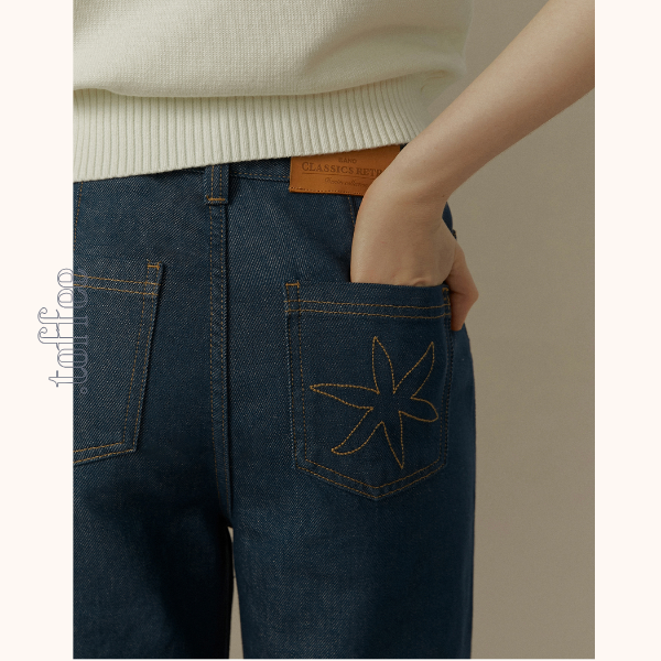 スターフラワー刺繍ブーツカットデニム《Z00830》