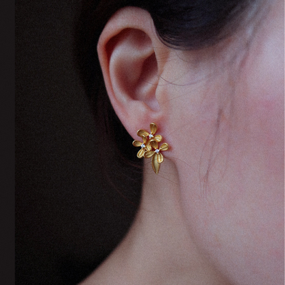 金色のフラワーピアス Z00150