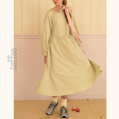 ギャザー入りAラインロングワンピース　《Z00752》