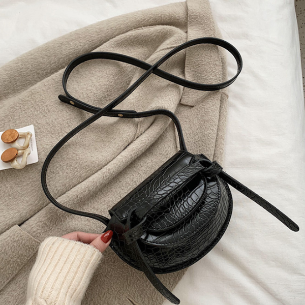 【４color】クロコ調エンボスプロセッシングショルダーバッグ　AU-171