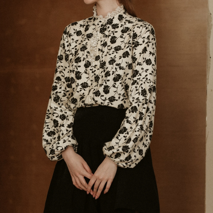 スタンドカラーブラックローズレースブラウス X-470