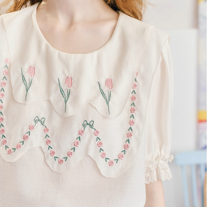 ノスタルジック花刺繍ブラウス《Z01057》