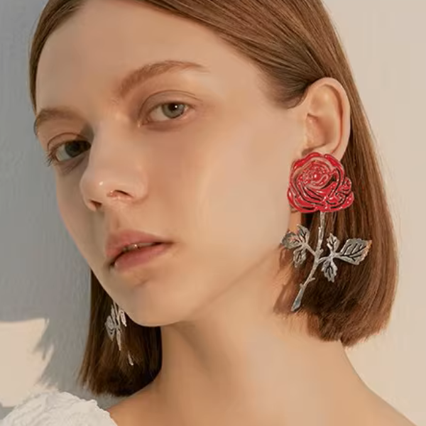 ローズモチーフメタルピアス《Z01036》