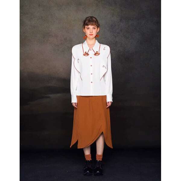 【2color】木馬刺繍配色ビッグ衿ブラウス C0109